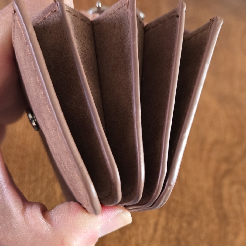 Elegant Tan Wallet with Leaf Accent - Picture 9 of 12